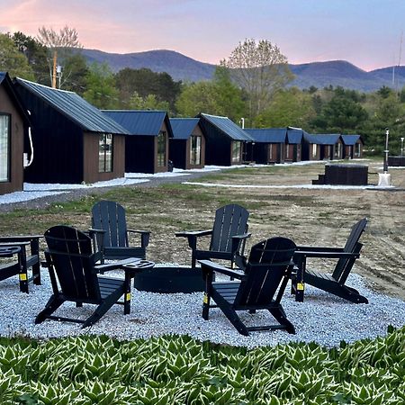 Emrose Luxury Cabins Brandon Exterior photo