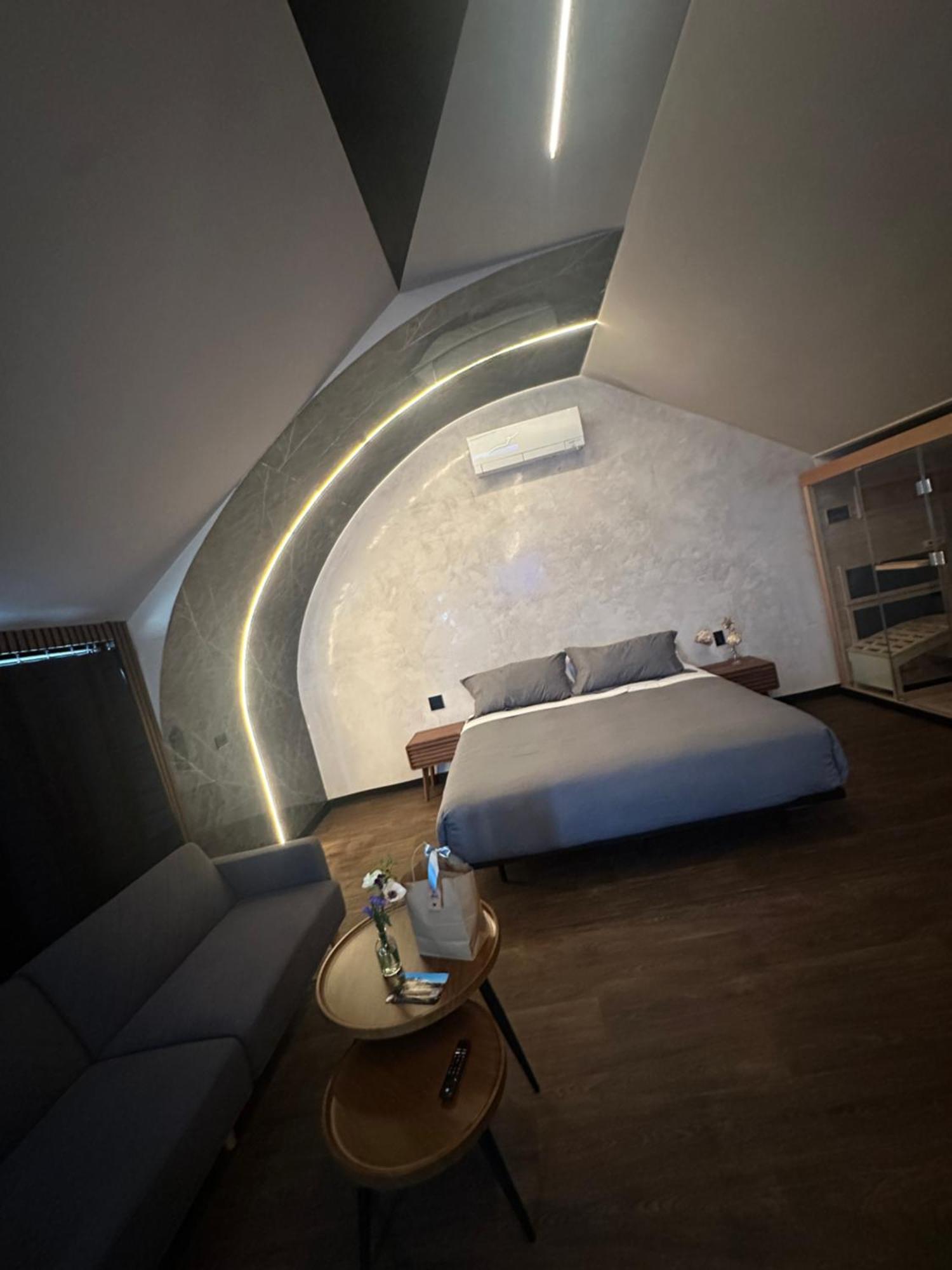 Emrose Luxury Cabins Brandon Room photo